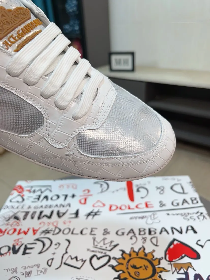 Men's shoes💰560🌹🌹"Dolce & Gabbana DG" original imported first-layer cowhide➕sheepskin lining, light on the foot, comfortable, versatile, original special outsole🔥favored by trendy men, welcome to compare quality🔥exquisite luxury, super A level! Compared with the genuine product at the counter, the version is no worse at all! Code number 38-44